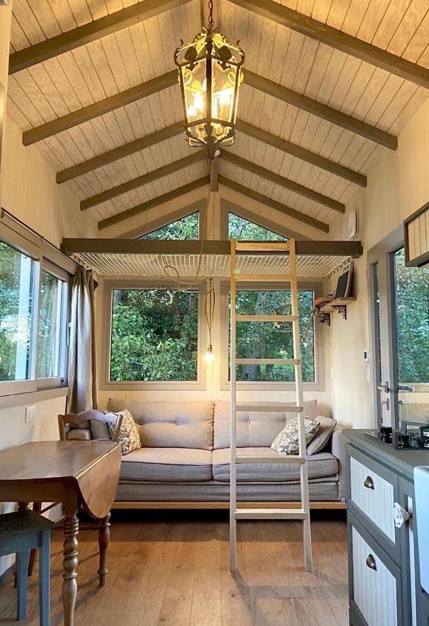 Villa Jolie Tiny House Sous Les Grands Arbres Cholet Exterior foto