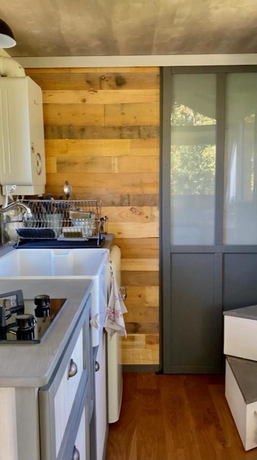 Villa Jolie Tiny House Sous Les Grands Arbres Cholet Exterior foto